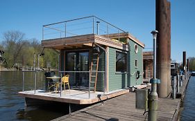 Besonderer Urlaub Auf Hausboot Tystnaden